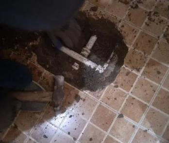 固始卫生间漏水维修公司为您分享下卫生间渗水如何处理及注意事项